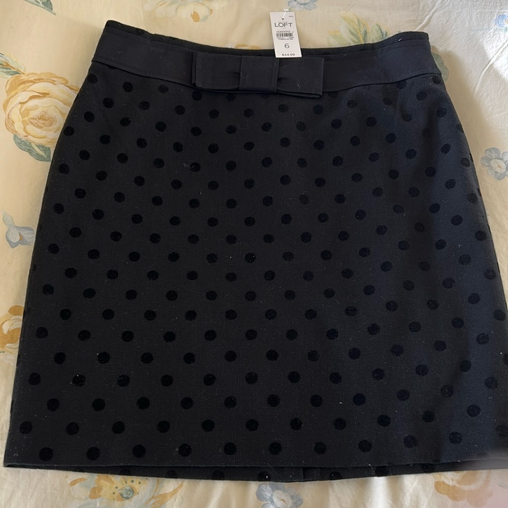Loft Black skirt polka dot Size 6